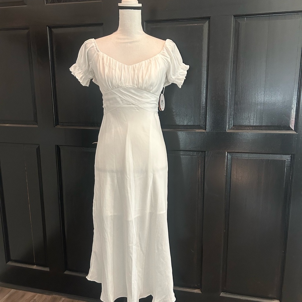 Selfie Leslie Cream Puff Sleeve Midi Dress